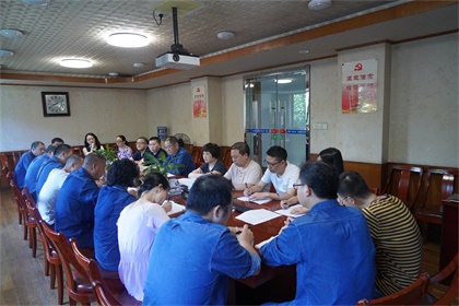 扶贫座谈会 (3).JPG