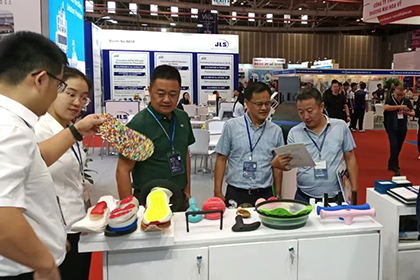 泸天化在越南参展.jpg
