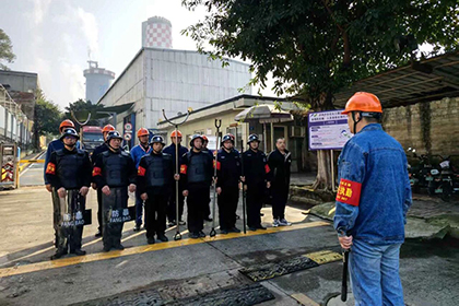 泸天化股份公司开展反恐防暴实战演练