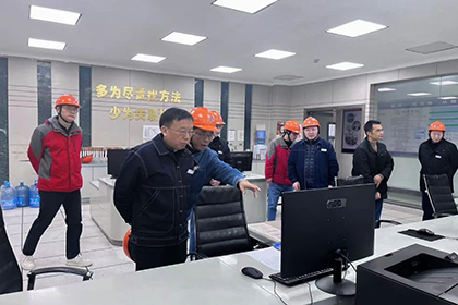 泸天化股份公司总经理傅利才一行检查指导110千伏变电站技改工作