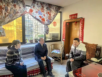 泸天化开展2026年春节送温暖慰问活动