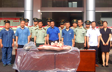 泸天化弘润公司“八一”前夕慰问消防官兵