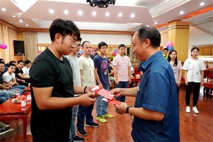 泸天化股份公司开展“致敬青春,共筑梦想”青年员工联谊活动