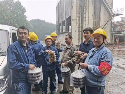 泸天化股份公司工会为硝区大修员工送慰问餐