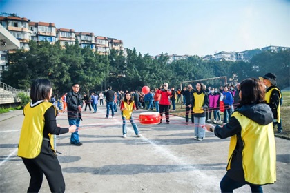 强党建 聚合力 抓作风 促发展——泸天化股份公司开展“三八”妇女节主题活动