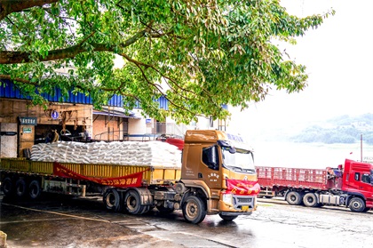 泸天化股份公司开足马力生产大写企业担当