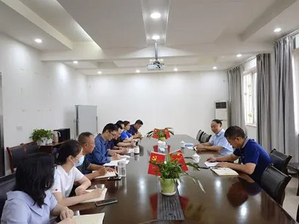 泸天化股份公司党委书记、董事长廖廷君到进出口公司调研指导工作