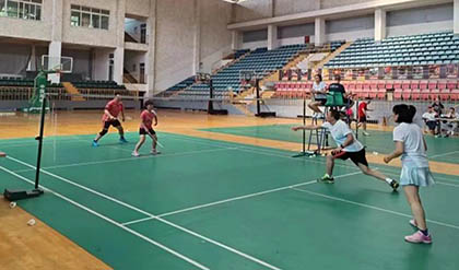 泸天化股份公司应邀与天华集团公司进行羽毛球交流友谊赛