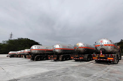 泸天化股份公司液氨运输车辆停车场升级改造项目一次性通过竣工验收