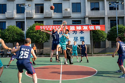 纳溪区财政局、农业局与泸天化举行篮球友谊赛