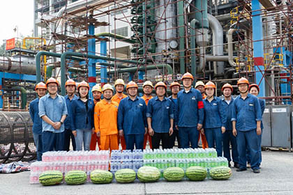 泸天化股份公司工会开展大修送清凉慰问活动